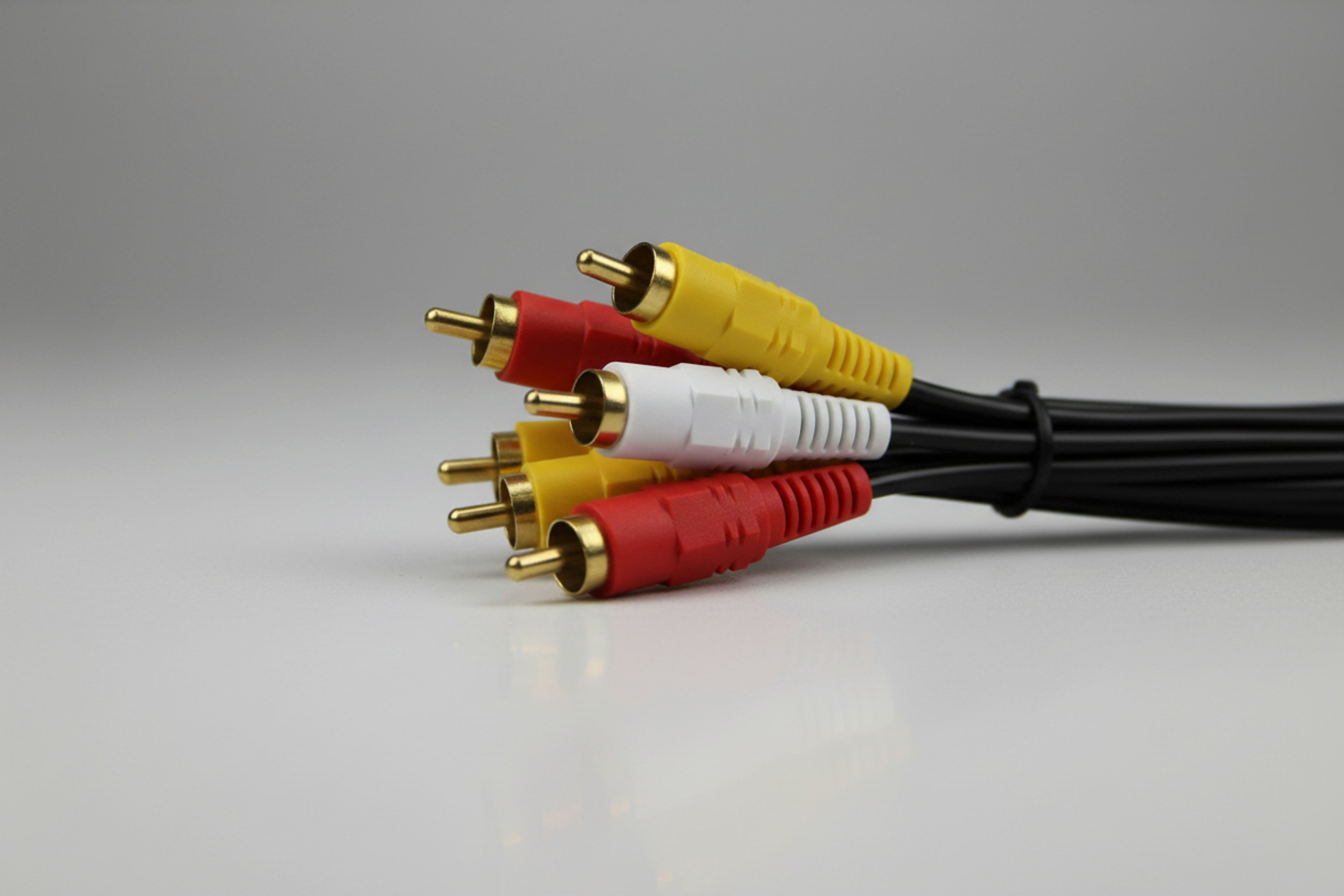 Cabo Áudio e Vídeo RCA 3RCA Macho x 3RCA Macho 1,5 Metros para TV DVD PS2 Xbox Nintendo