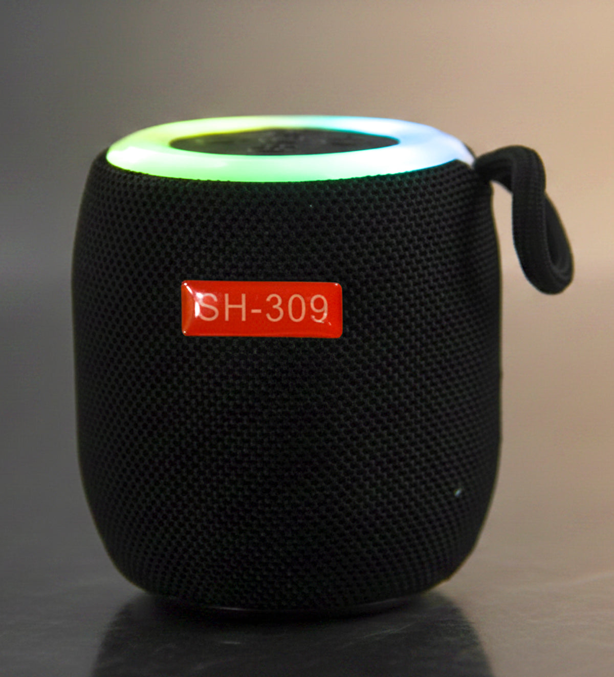 Caixa de som SH-309 é um alto-falante portátil ultracompacto