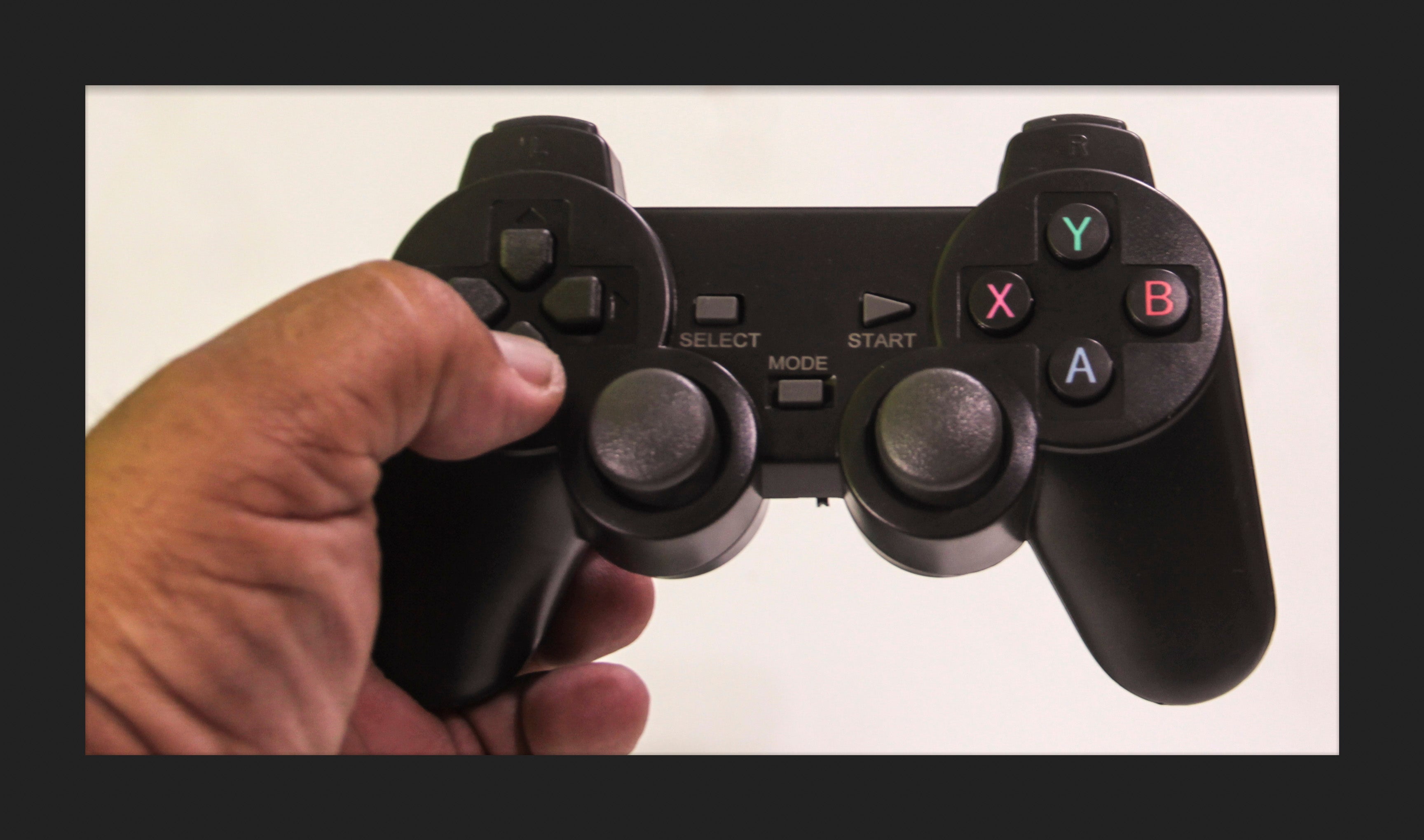 Game Stick 4K Lite Console Retrô com 2 Controles Sem Fio + 20.000 Jogos Clássicos HDMI